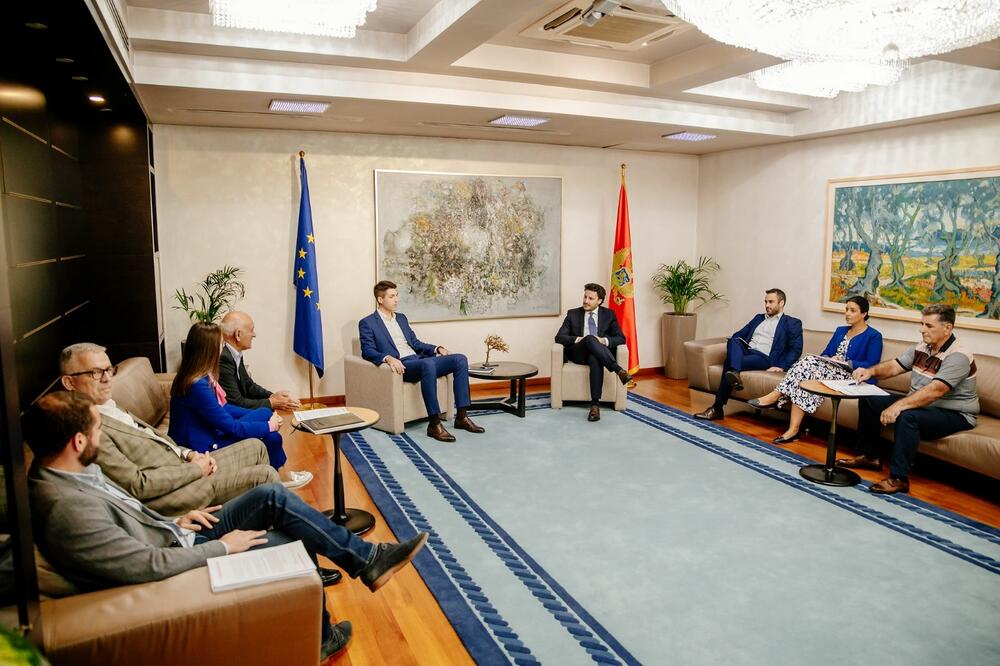 Dugovi premašuju 10 miliona: sa jučerašnjeg sastanka, Foto: Vlada Crne Gore