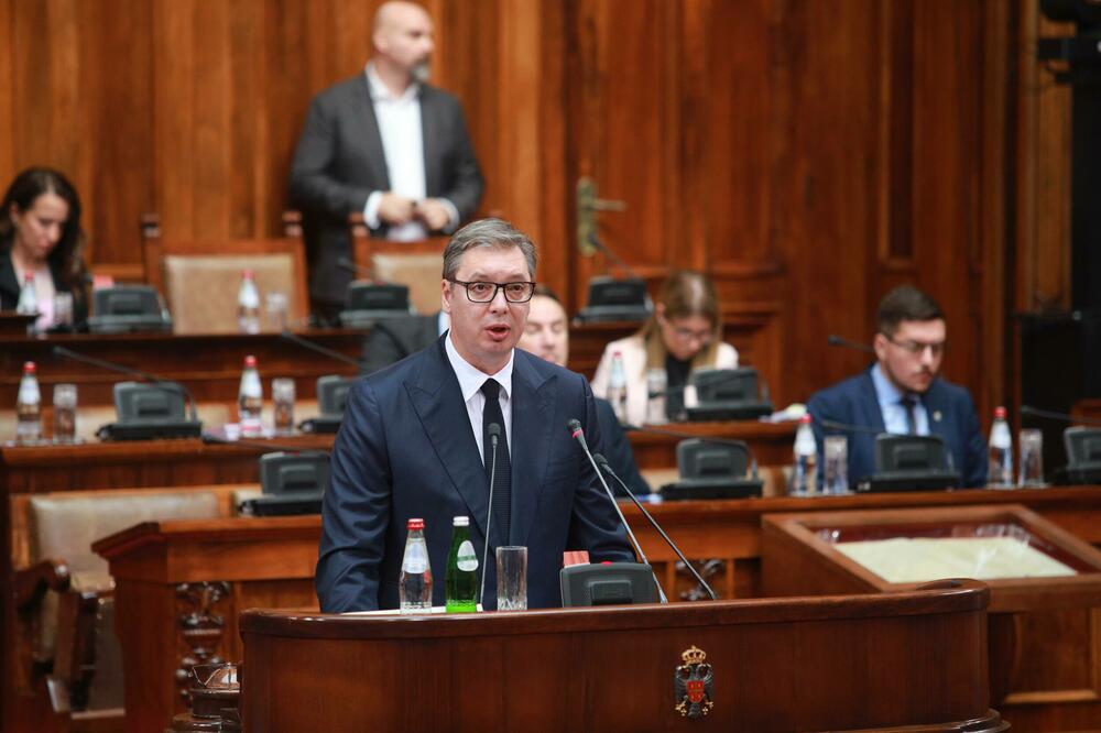 Vučić u parlamentu, Foto: BETAPHOTO/MILOS MISKOV