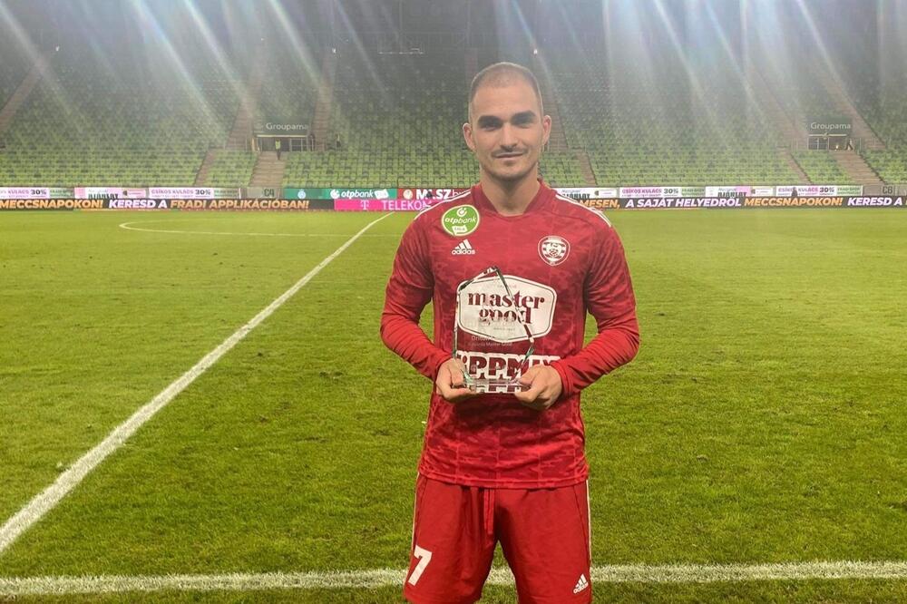 Driton Camaj sa nagradom za igrača mjeseca, Foto: Kišvarda