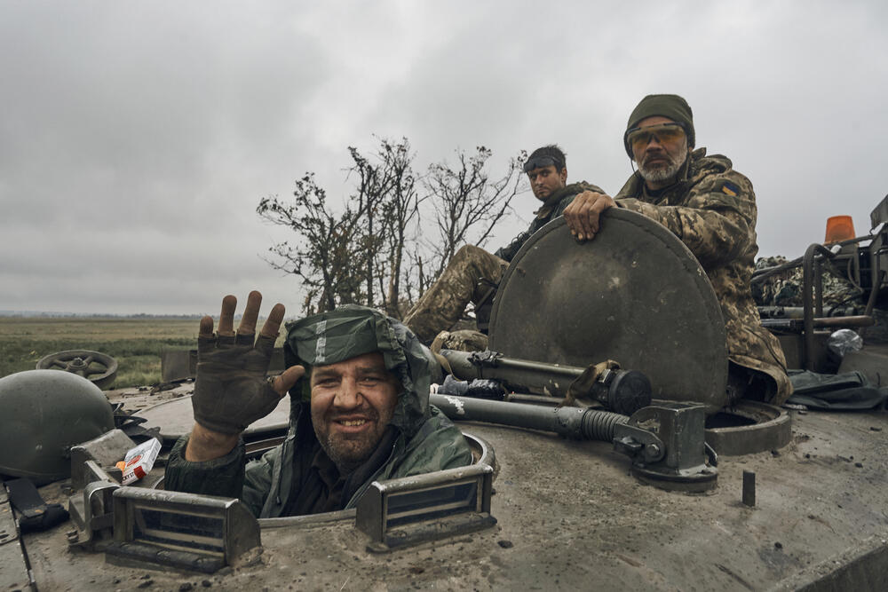 Ranjeni ukrajinski vojnici na oslobođenoj teritoriji u Harkovskoj oblasti 