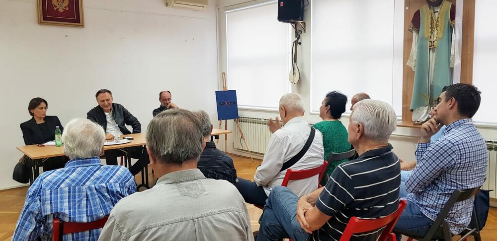 Krivokapić sa članovima nacionalne zajednice Crnogoraca