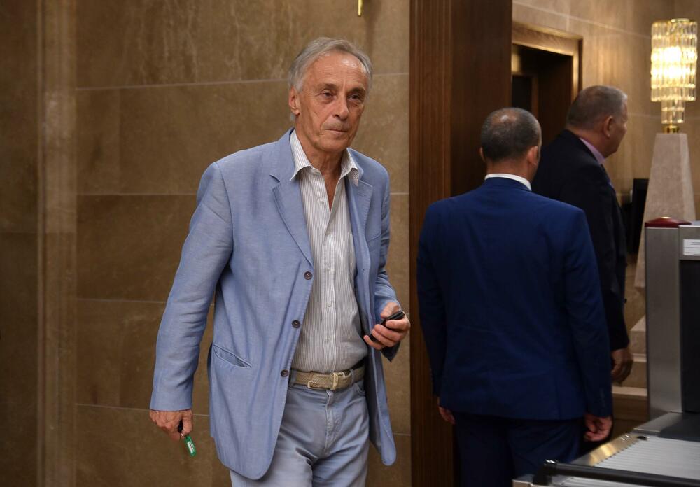 <p>Lider Nove srpske demokratije Andrija Mandić kazao je da se o lideru Demosa Miodragu Lekiću raspravljalo kao mandataru, i da je postignut visok nivo saglasnosti</p>