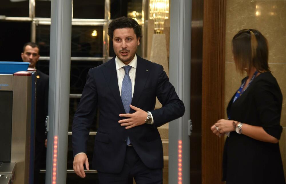 <p>Lider Nove srpske demokratije Andrija Mandić kazao je da se o lideru Demosa Miodragu Lekiću raspravljalo kao mandataru, i da je postignut visok nivo saglasnosti</p>