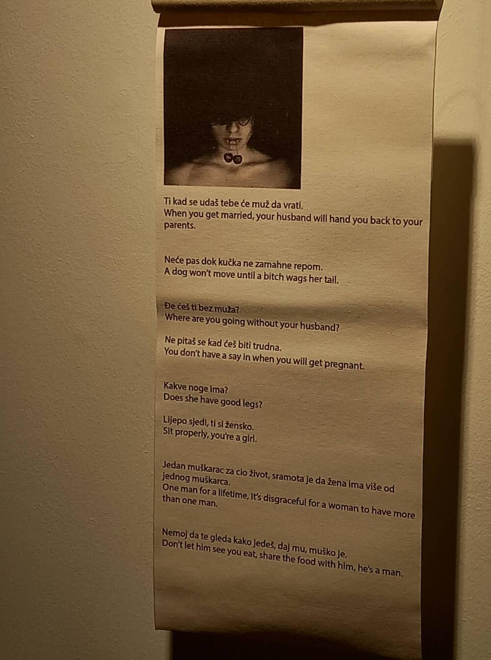 <p>Mi žene sve što je šokantno prolazimo same, i zašto onda ne bih sve to pokazala ljudima”, poručuje angažovana umjetnica iz Tivta koja se predstavlja u Podgorici, u galeriji “Perjanički dom”</p>