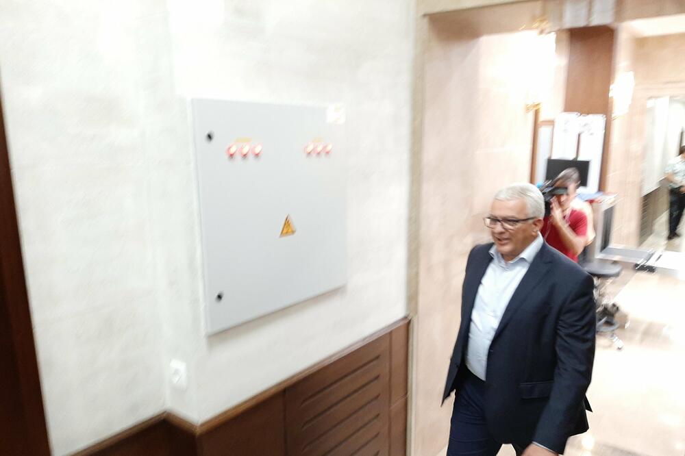 Mandić dolazi na sastanak, Foto: Nikola Dragaš