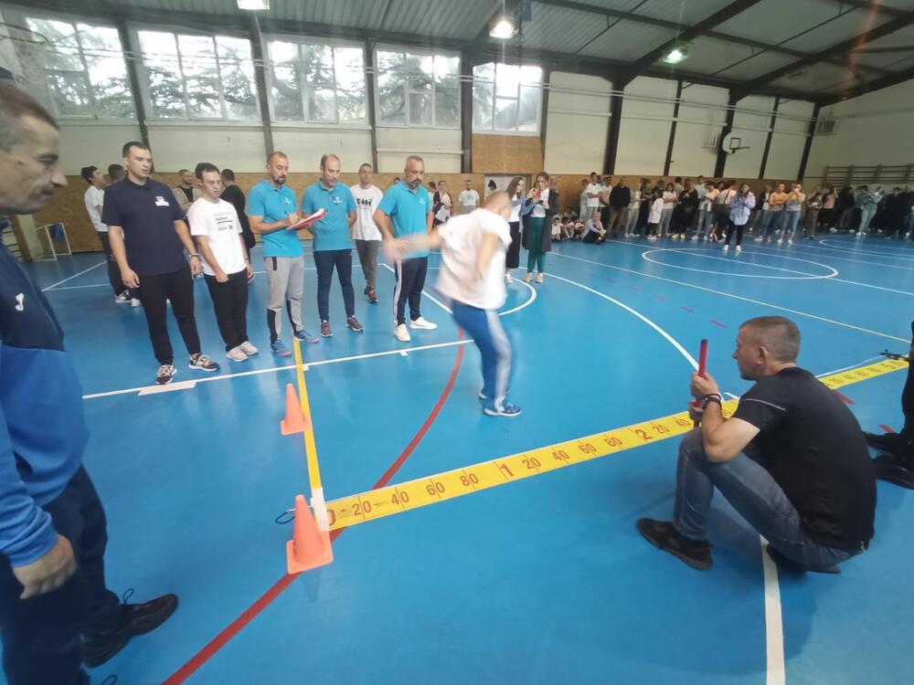 <p>Veliki broj medalja je zveckao među takmičarima, ponosno i zasluženo zauzevši pobjednička postolja“, kazao je Radovan Dragnić, predsjednik SK "Specijalna Olimpijada Nikšić</p>