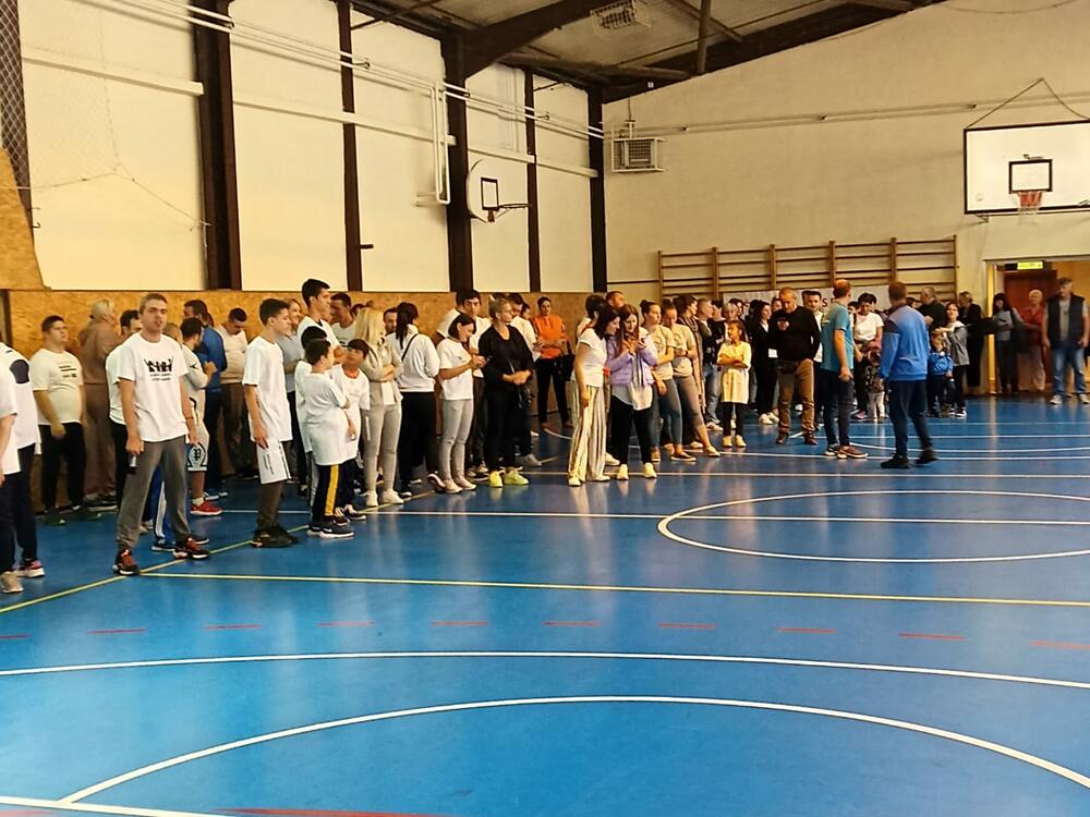 <p>Veliki broj medalja je zveckao među takmičarima, ponosno i zasluženo zauzevši pobjednička postolja“, kazao je Radovan Dragnić, predsjednik SK "Specijalna Olimpijada Nikšić</p>