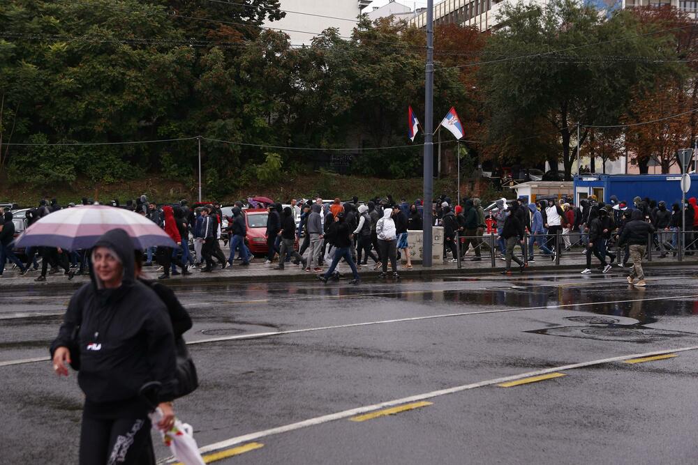 <p>MUP Srbije je saopštio da je do 15 časova privedena 31 osoba zbog narušavanja javnog reda i mira</p>