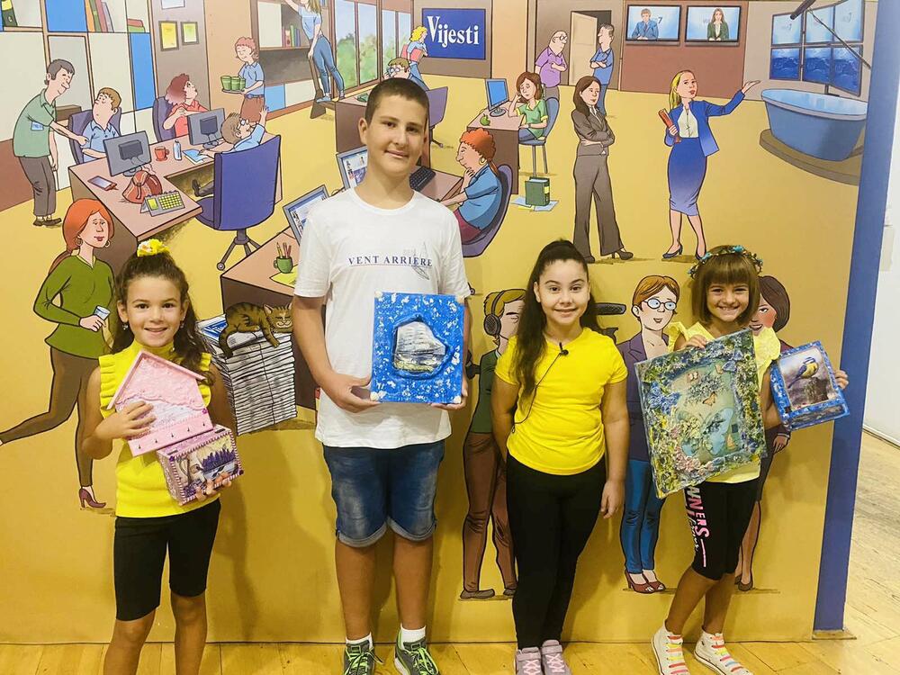 <p>U nedjelju od 10 sati gledajte novu emisiju Pčelica na TV Vijesti</p>