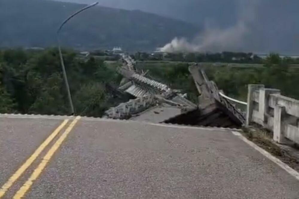 Srušeni most na Tajvanu, Foto: Printscreen Twitter/Tim Culpan