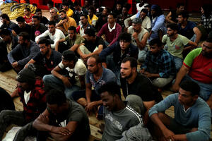 Organizacija Open Arms spasila 372 migranta u Sredozemnom moru,...