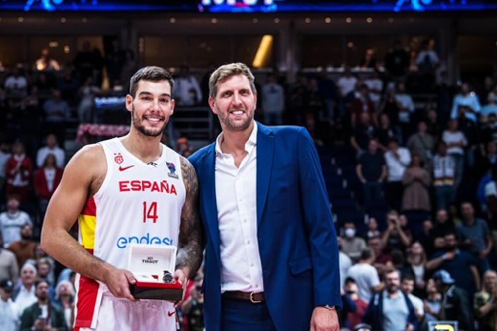 Ernangomes i Dirk Novicki, Foto: fiba.basketball