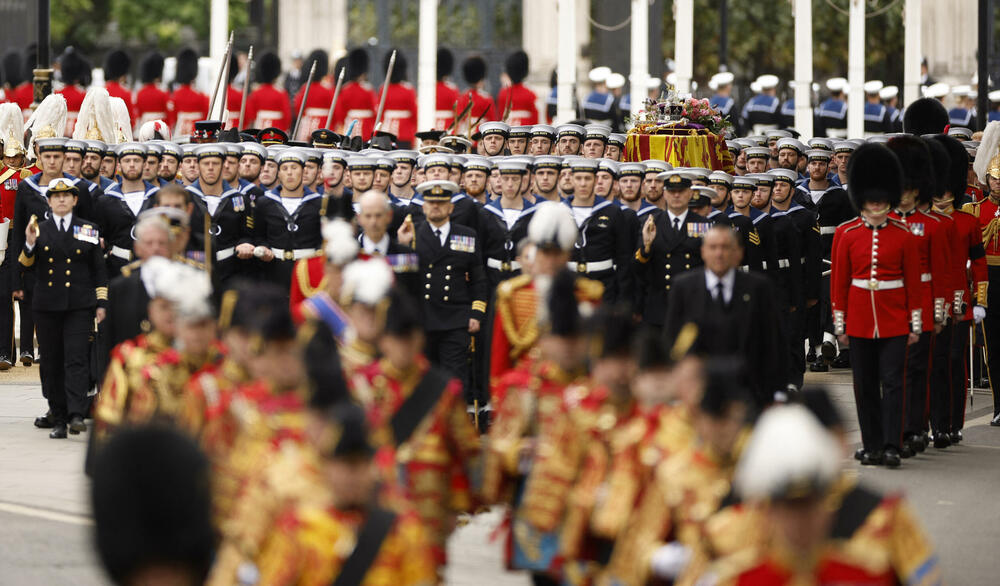 <p>Sahrana kraljice je prva državna sahrana u Velikoj Britaniji od smrti premijera Vinstona Čerčila 1965. godine</p>