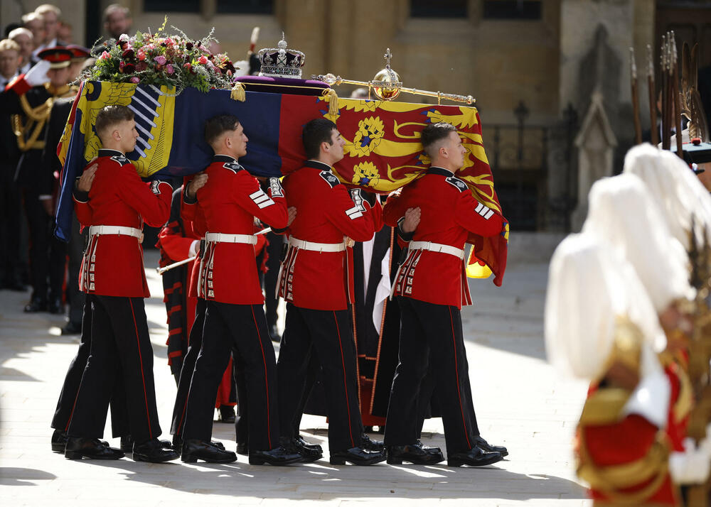 <p>Sahrana kraljice je prva državna sahrana u Velikoj Britaniji od smrti premijera Vinstona Čerčila 1965. godine</p>
