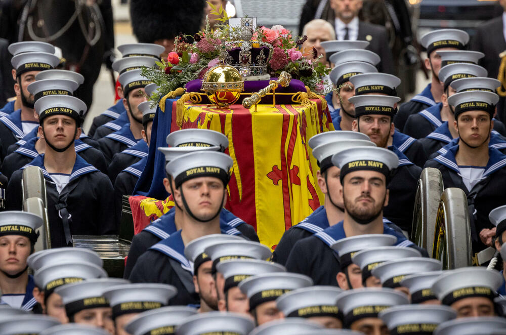 <p>Sahrana kraljice je prva državna sahrana u Velikoj Britaniji od smrti premijera Vinstona Čerčila 1965. godine</p>