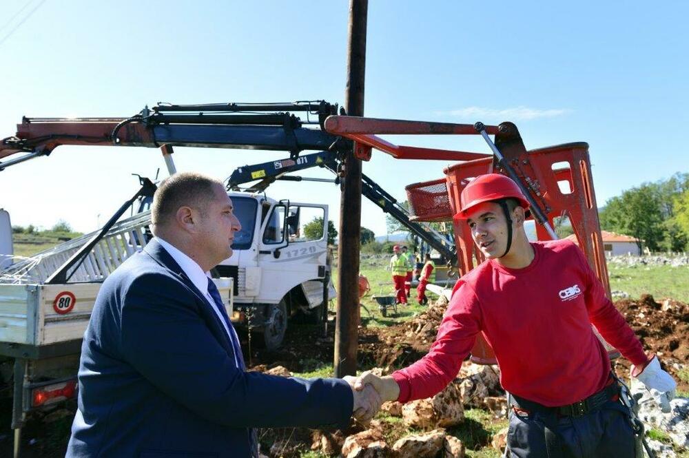 <p>Selektovani su najzahtjevniji dalekovodi, sa najvećim brojem ispada i širim konzumnim područjem, a vodilo se računa i o proporcionalnoj zastupljenosti investicije po regionima</p>