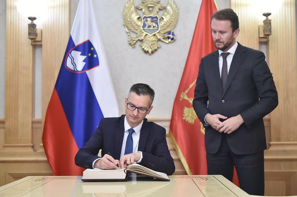 <p>"Razgovarli su o perspektivama Crne Gore i zemalja Zapadnog Balkana u evropskim integracijama, o aspektima razvoja bilateralne odbrambene saradnje te dvije zemlje, kao i o učešću crnogorske Vojske u međunarodnim misijama i operacijama", navodi se u saopštenju</p>