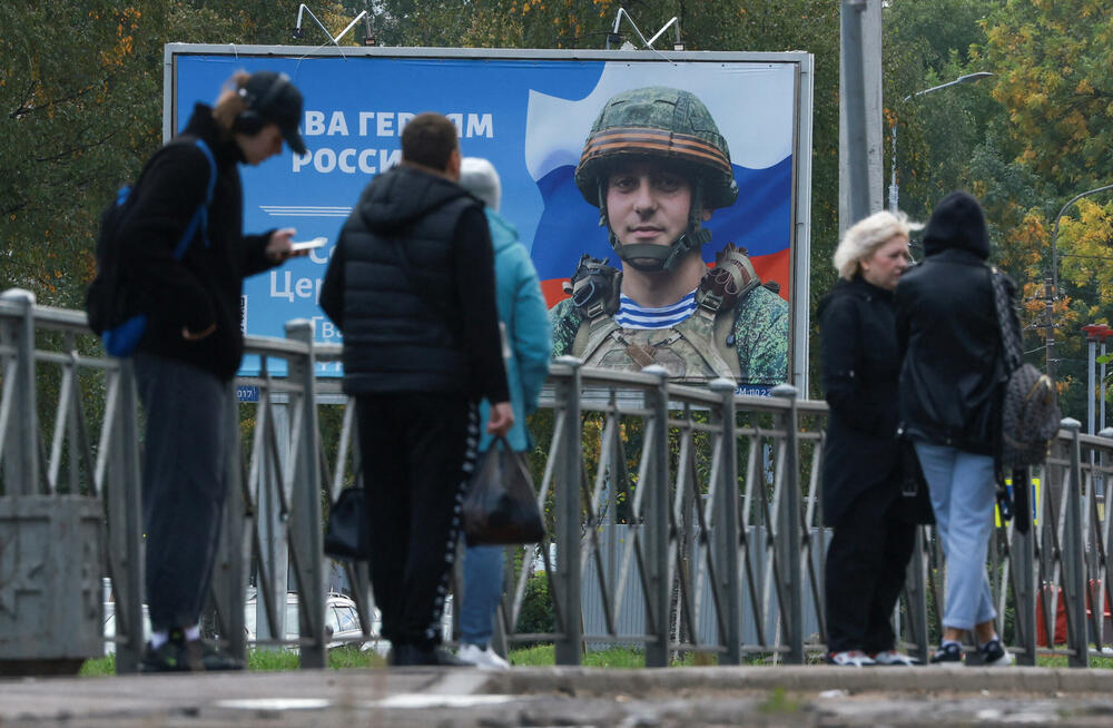 Bilbord sa portretom ruskog vojnika u Sankt Peterburgu 