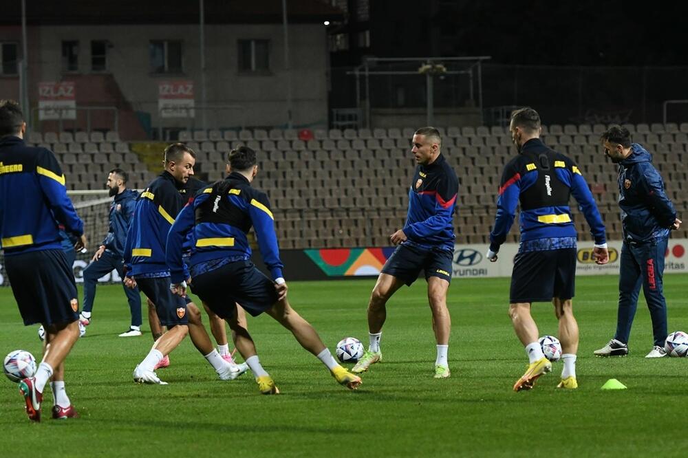 Crnogorski fudbaleri na treningu na Bilinom polju, Foto: FSCG