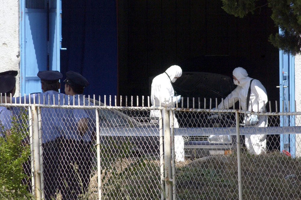 Uviđaj na automobilu korišćenom u ubistvu Duška Jovanovića