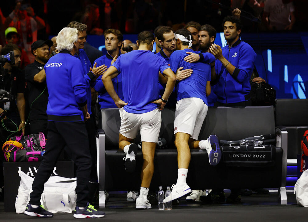 <p>Rodžer Federer sinoć je odigrao posljednji meč u karijeri - oproštaj Maestra iz Bazela je bio emotivan...</p>
