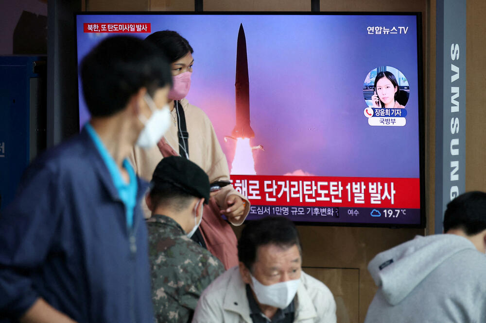 Televizijski izvještaj o lansiranju rakete u Seulu, Foto: Reuters