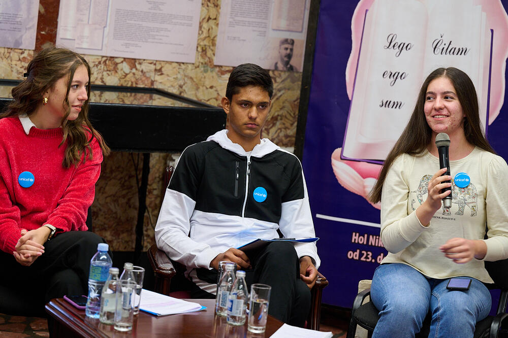 Sa tribine, Foto: UNICEF/Duško Miljanić