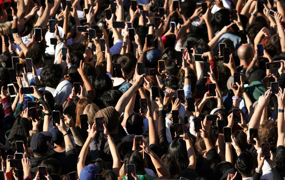 <p>Ulaznice su izdavane posjetiocima u zamjenu za obećanje da će djelovati protiv svjetskog siromaštva tako da, na primjer, pišu izabranim predstavnicima kako bi povećali inostranu pomoć</p>