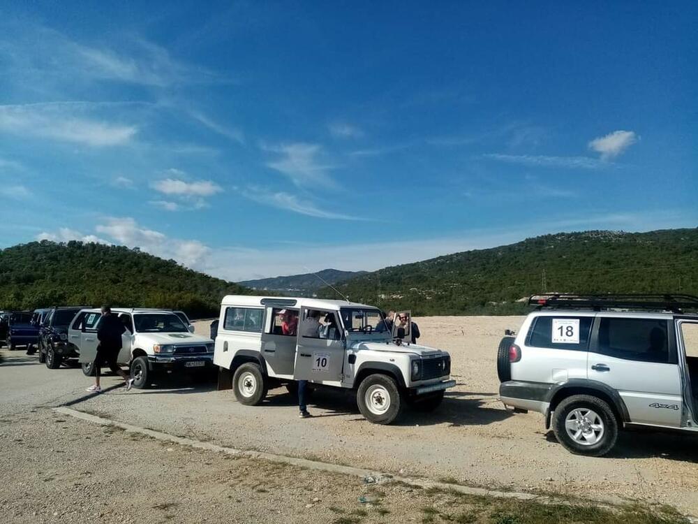 <p>Drugi dan je bio rezervisan za ispit spretnosti, i dvadesetak takmičara je imalo priliku da pokaže “svoje umijeće i moć mašine na specijalno pripremljenom poligonu”</p>