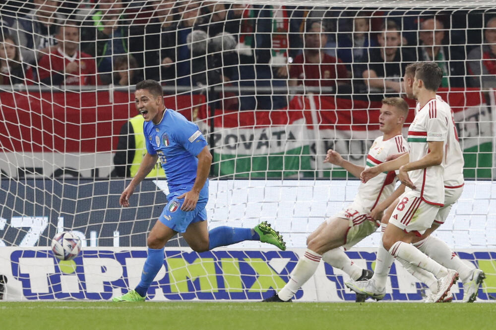 Đakomo Raspadori slavi prvi gol, Foto: Reuters/Bernadett Szabo