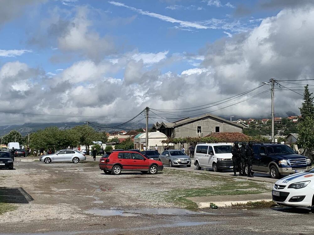 <p>On je otvorio vatru na policiju koja je sprovodila istragu bacanja eksplozivne naprave na kuću njihovog kolege Mervana Eća</p>  <div contenteditable="false" tabindex="-1"> </div>