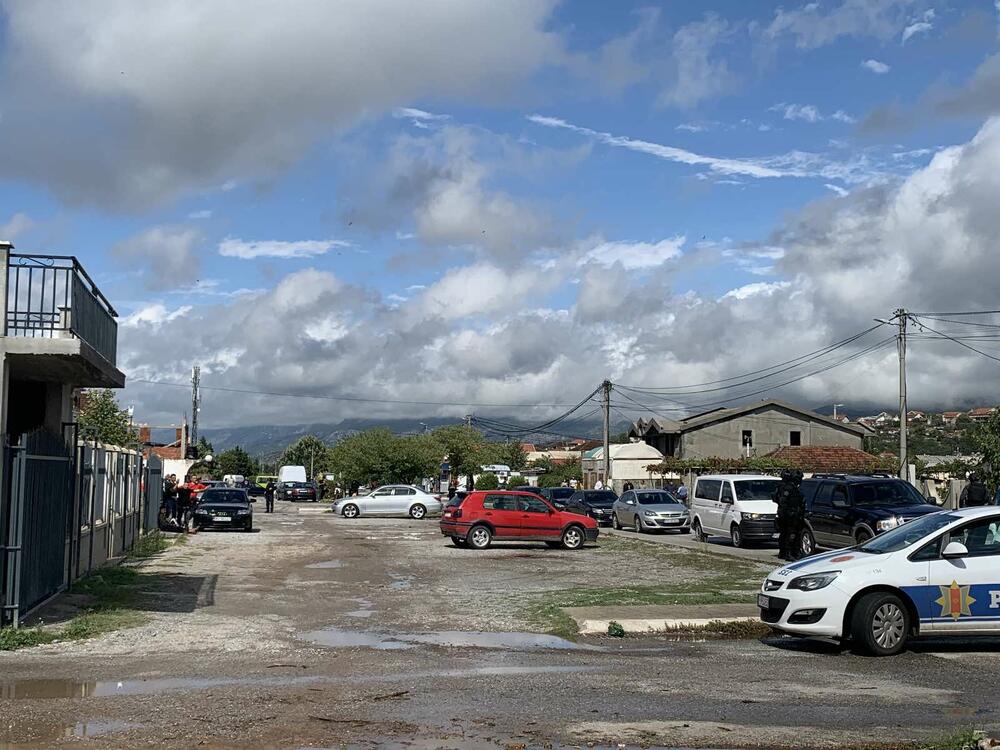 <p>On je otvorio vatru na policiju koja je sprovodila istragu bacanja eksplozivne naprave na kuću njihovog kolege Mervana Eća</p>  <div contenteditable="false" tabindex="-1"> </div>