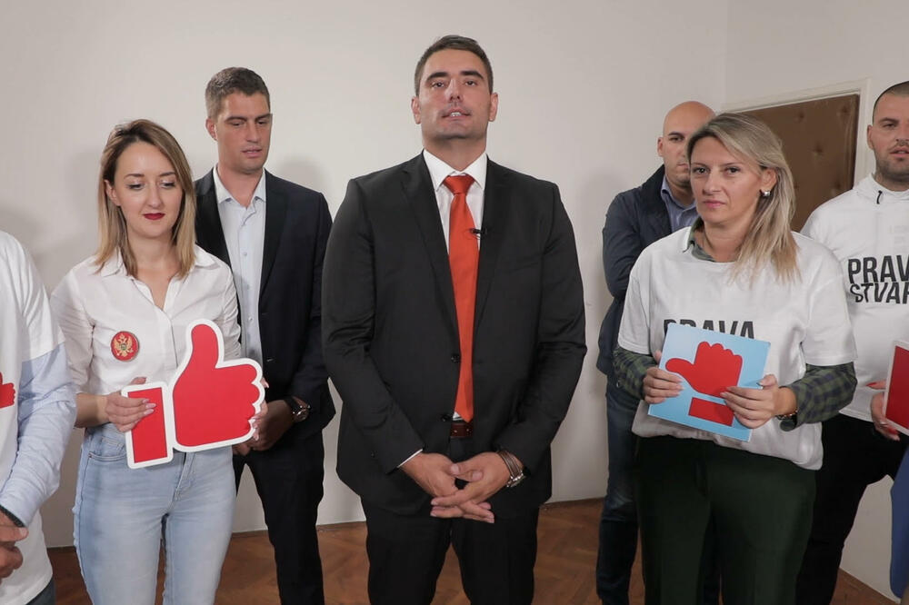 Sa predaje liste, Foto: DPS