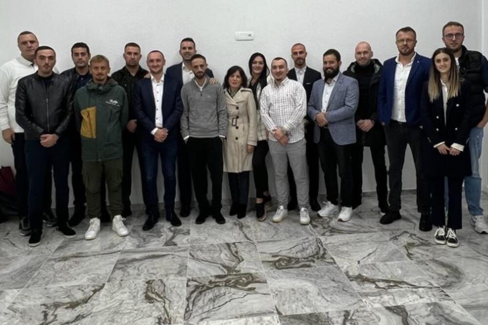 Sa predaje liste, Foto: Evropa sad