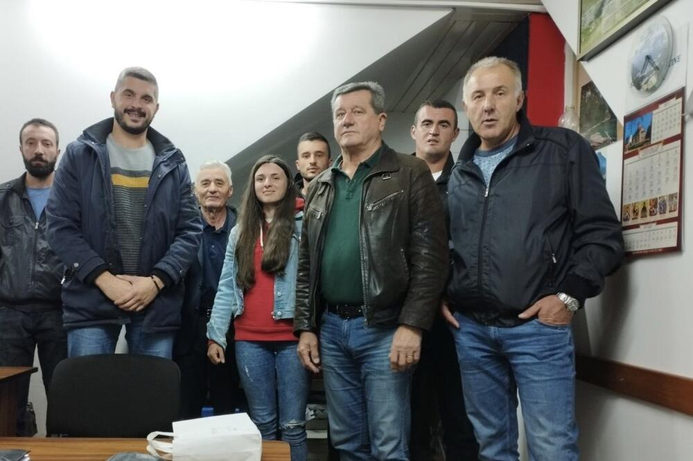 Sa predaje liste, Foto: DF