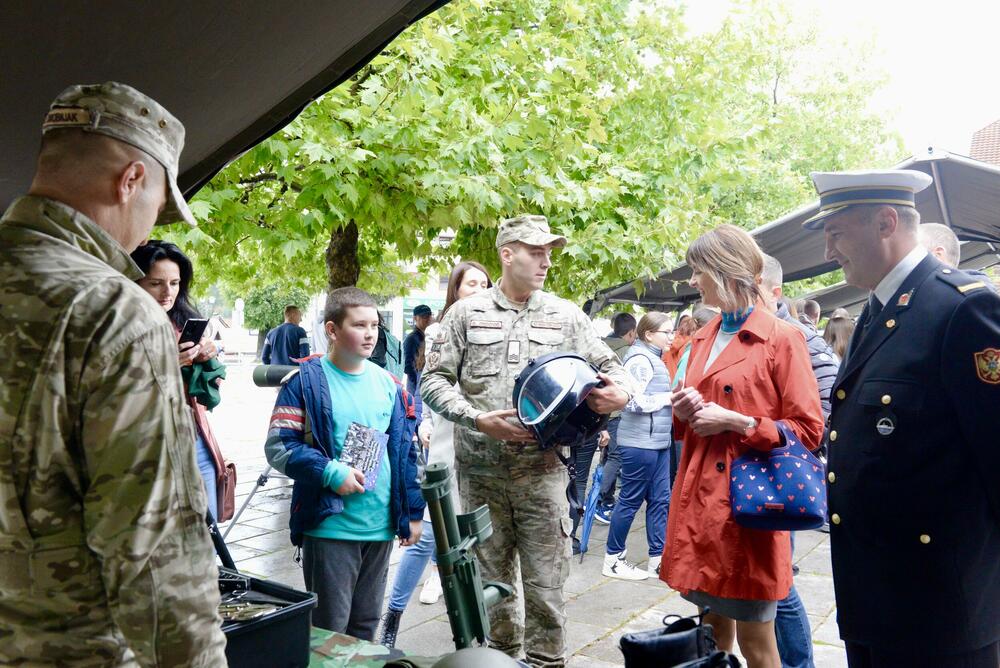 <p>Manifestacija se u četvrtak nastavlja u Pljevljima na Gradskom trgu od 11 do 14 časova, a u petak u Bijelom Polju od 10 do 13 časova</p>