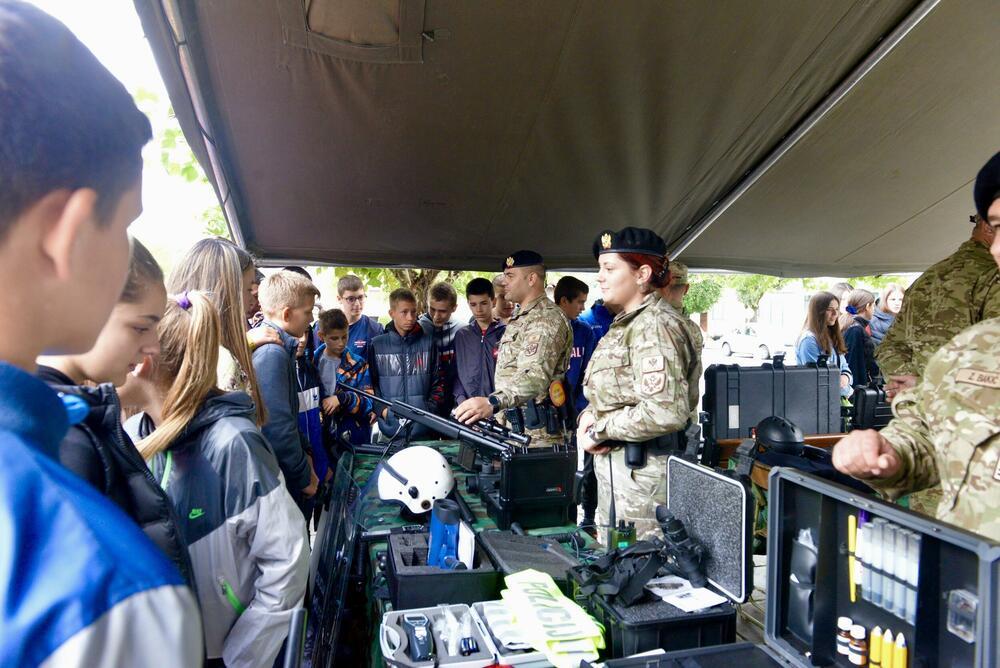 <p>Manifestacija se u četvrtak nastavlja u Pljevljima na Gradskom trgu od 11 do 14 časova, a u petak u Bijelom Polju od 10 do 13 časova</p>