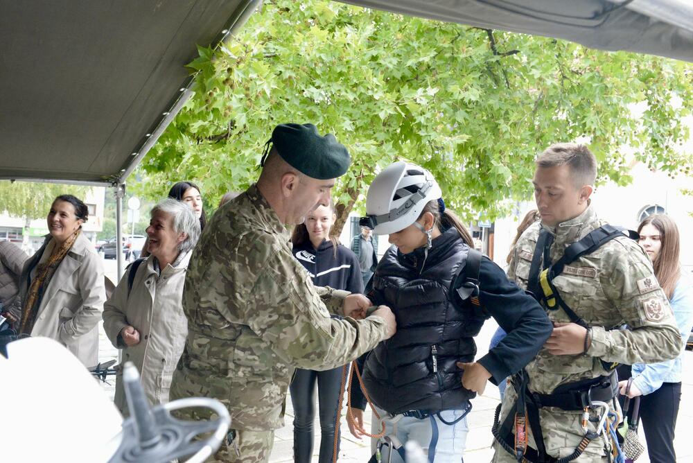 <p>Manifestacija se u četvrtak nastavlja u Pljevljima na Gradskom trgu od 11 do 14 časova, a u petak u Bijelom Polju od 10 do 13 časova</p>