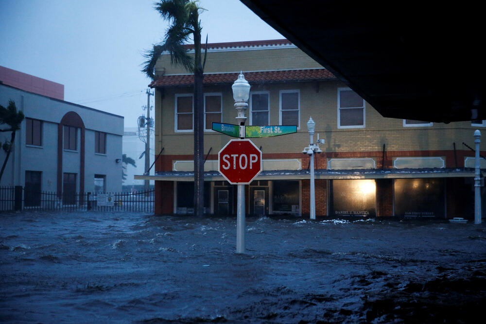 <p>Guverner Floride Ron De Santis izjavio je da je ovo vjerovatno "jedan od pet najrazornijih uragana koji su dosad pogodili Floridu"</p>