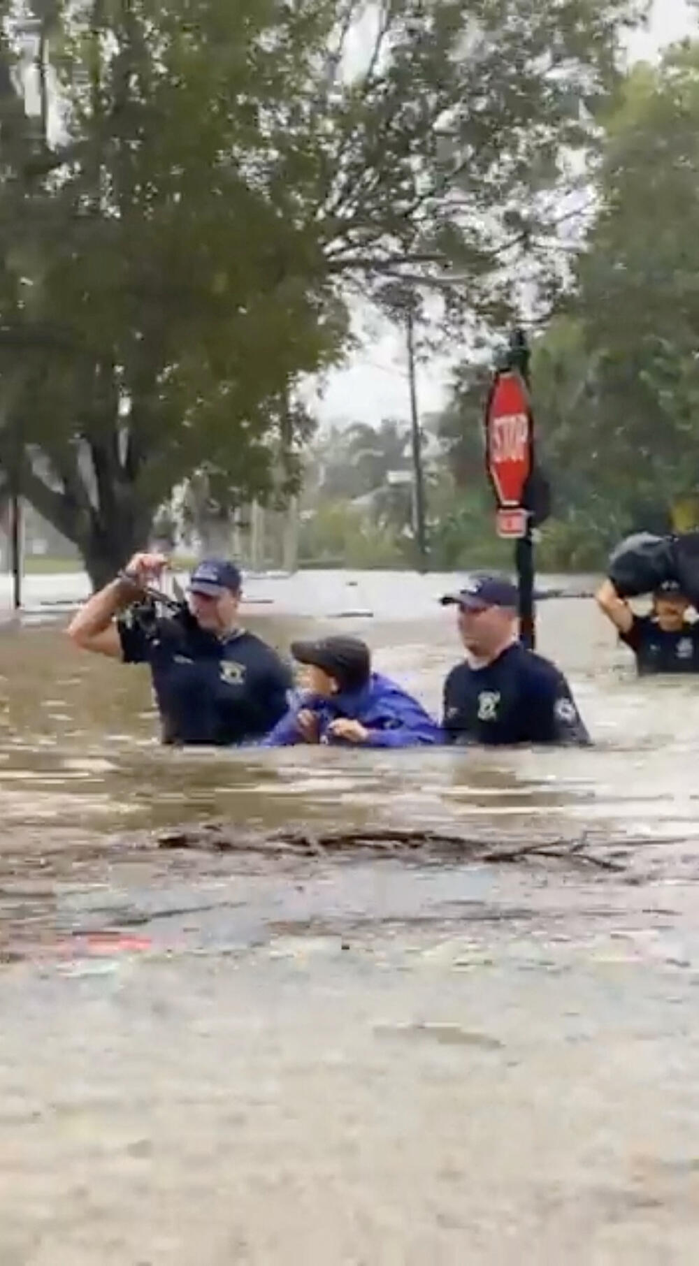 <p>Guverner Floride Ron De Santis izjavio je da je ovo vjerovatno "jedan od pet najrazornijih uragana koji su dosad pogodili Floridu"</p>