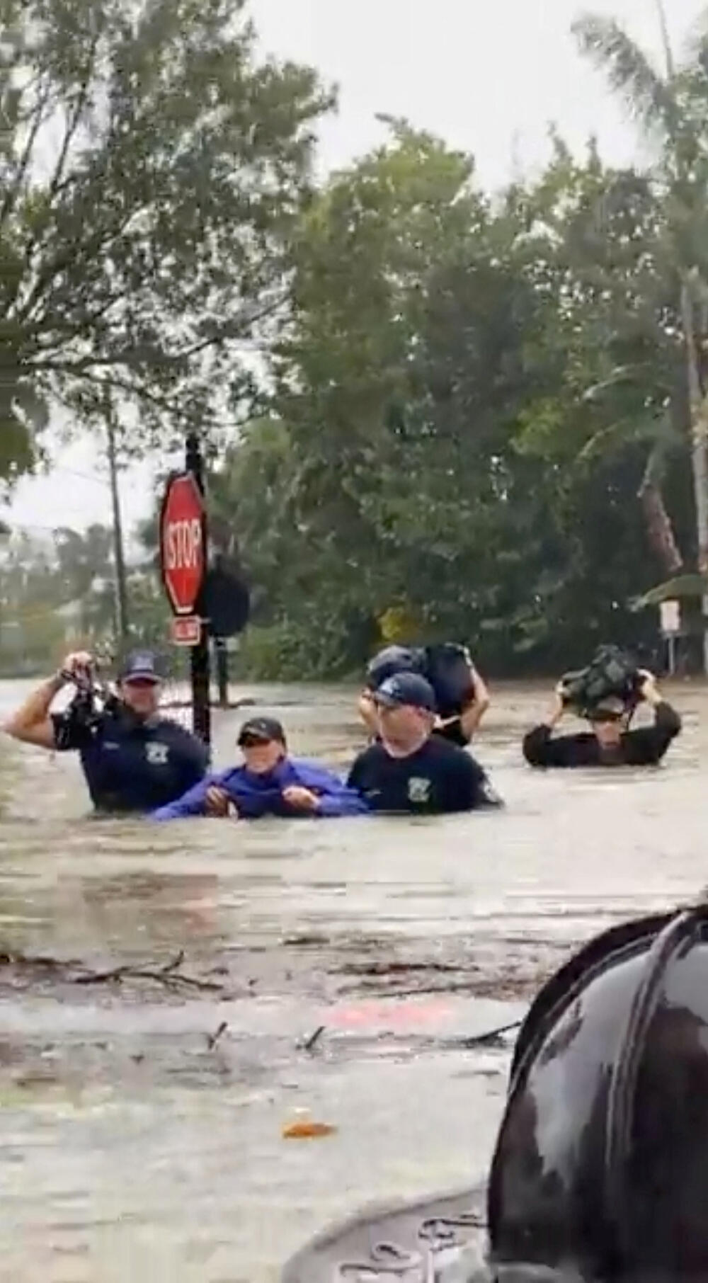 <p>Guverner Floride Ron De Santis izjavio je da je ovo vjerovatno "jedan od pet najrazornijih uragana koji su dosad pogodili Floridu"</p>