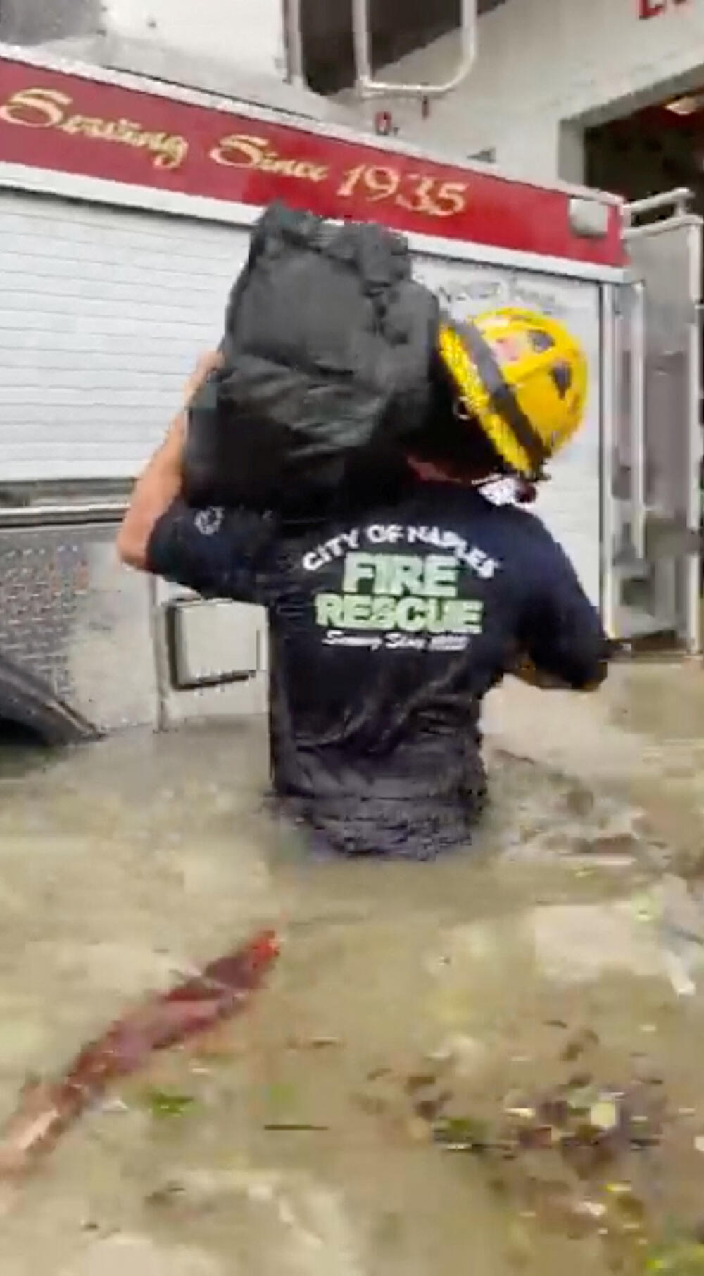 <p>Guverner Floride Ron De Santis izjavio je da je ovo vjerovatno "jedan od pet najrazornijih uragana koji su dosad pogodili Floridu"</p>