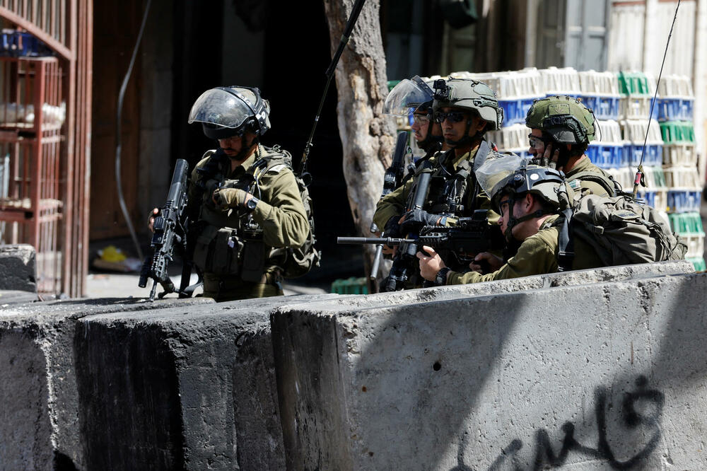 Izraelski vojnici danas u Hebronu, Foto: Reuters