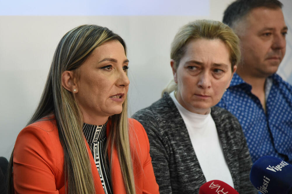 Aleksandra Jovanović sa kolegama, Foto: Luka Zekovic