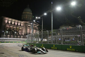 Hamilton najbrži na prvom treningu u Singapuru