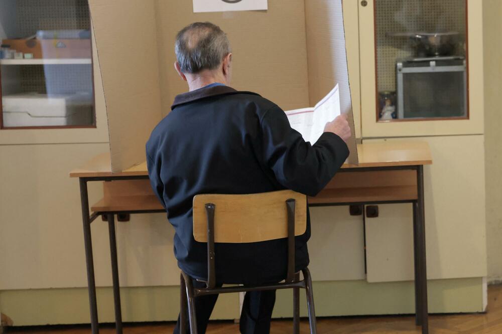 Sa jednog od birališta, Foto: Reuters