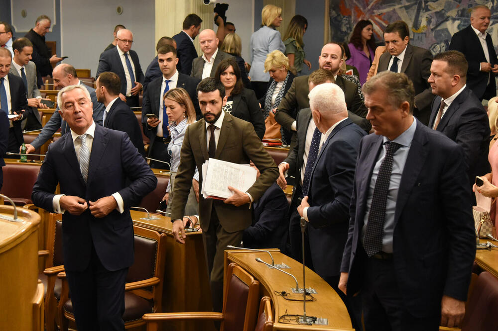 Inicijativa za skraćenje mandata odbijena: Đukanović u Skupštini, Foto: Luka Zekovic