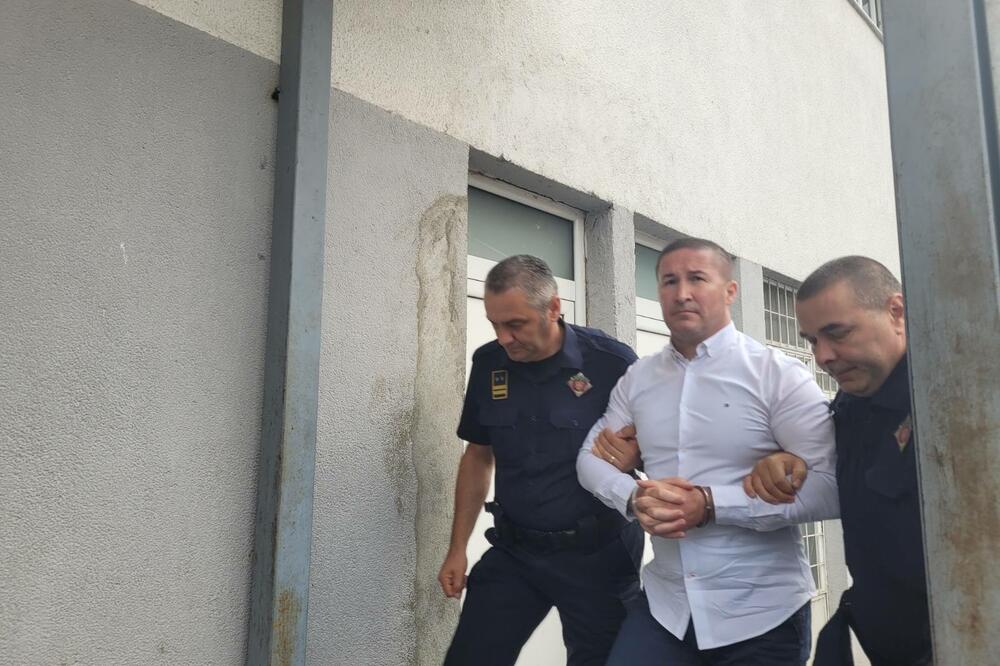 Pantovića sprovode na suđenje (arhiva), Foto: Jadranka Ćetković