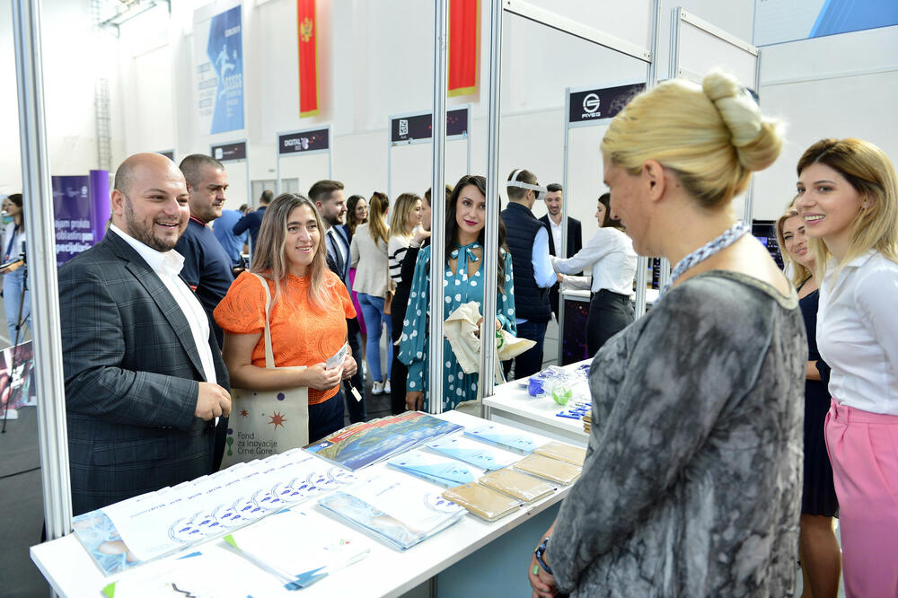 <p>Konferenciju su otvorili ministarka nauke i tehnološkog razvoja Biljana Šćepanović, ambasadorka Evropske unije (EU) u Crnoj Gori Oana Kristina Popa i državni sekretar Ministarstva evropskih poslova, Aleksandar Mašković</p>