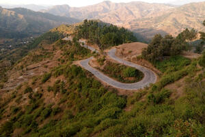 Najmanje 25 mrtvih u autobuskoj nesreći u Indiji